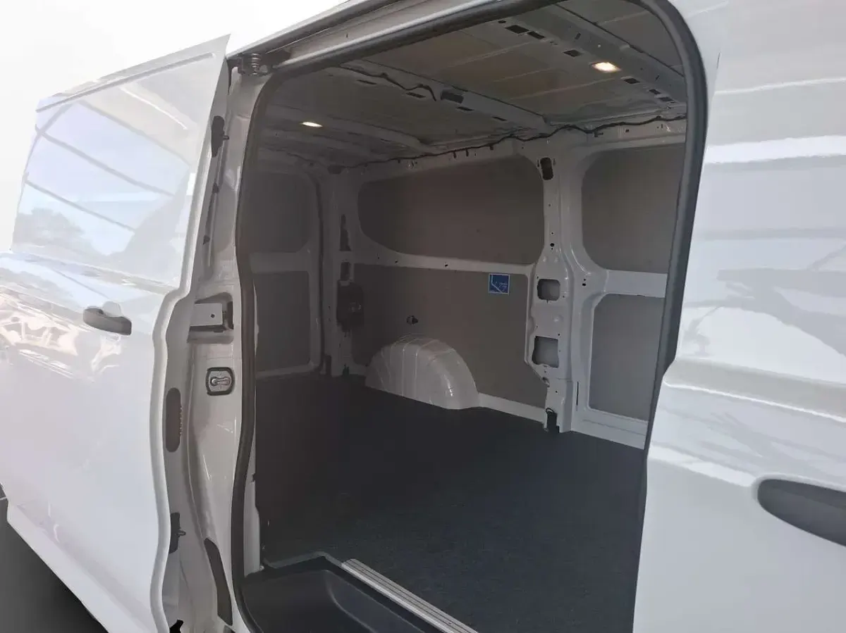 Używany VW Transporter 160 kW (218 KM) 2025 Biały Van