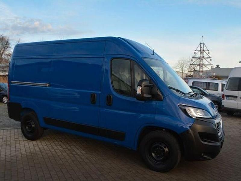 Gebraucht Peugeot Boxer Premium 165 PS (121 kW) 2020 Blau Van