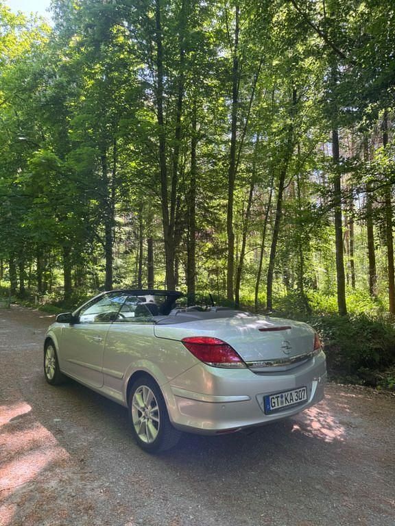 Gebraucht Opel Astra Cabriolet 140 PS (102 kW) 2007 Silber Cabrio