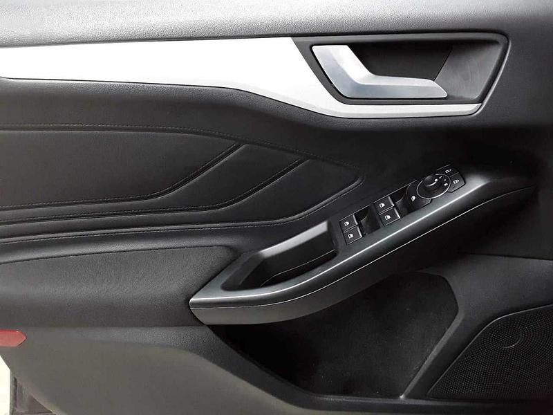 Gebraucht Ford Focus Cool & Connect 125 PS (91 kW) 2022 Obsidianschwarz metallic Kombi