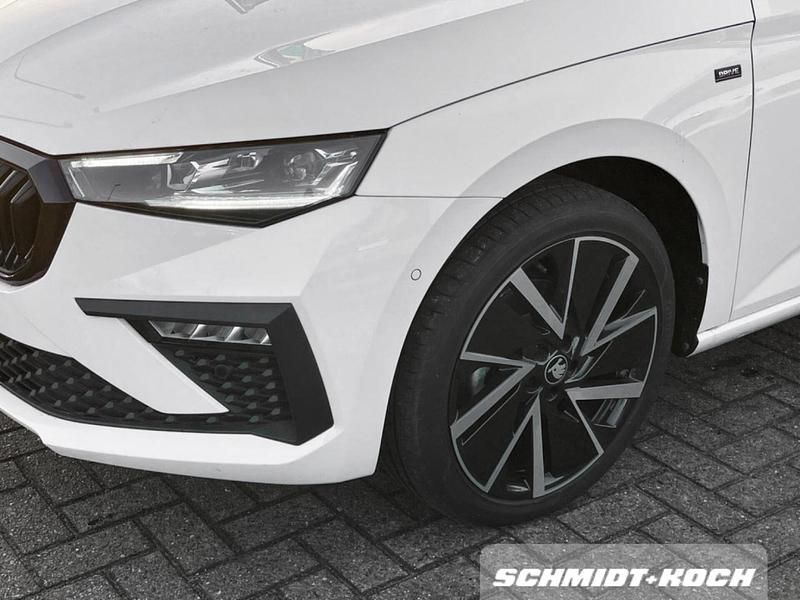 Neu Skoda Scala Drive 150 PS (110 kW) 2025 Weiß Kleinwagen