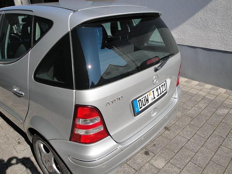 Gebraucht Mercedes A190 Elegance 125 PS (91 kW) 2003 Silber Van / Kleinbus