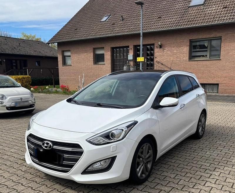 Gebraucht Hyundai i30 2016 Weiß Kombi