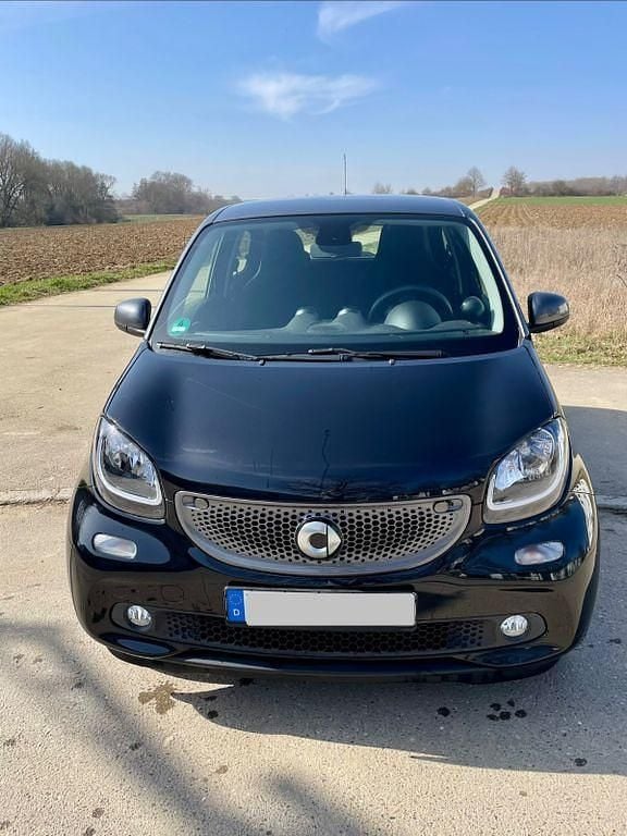 Gebraucht Smart ForFour 71 PS (52 kW) 2018 Schwarz Kleinwagen