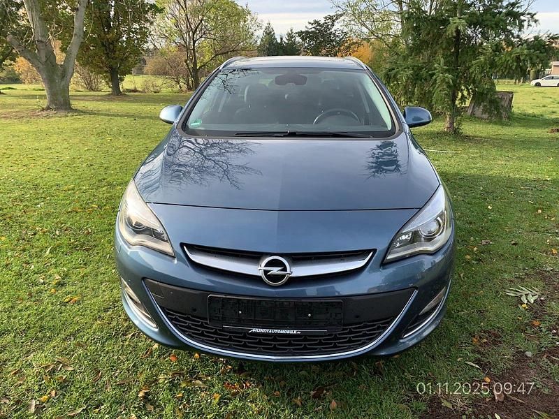 Blau Gebraucht 2013 Opel Astra Edition Kombi | 7.500 € (Fairer Preis) - Bild 1/4