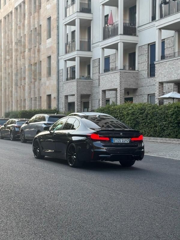 Grau Gebraucht 2017 BMW 530 M Performance Limousine | 22.500 € (Teuer) - Bild 1/4