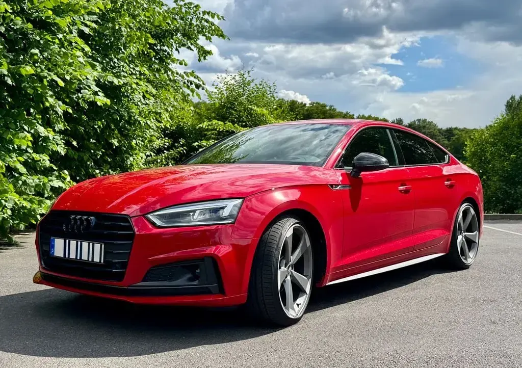 Gebraucht Audi A5 Sportback Sport 150 PS (110 kW) 2018 Rot Kleinwagen