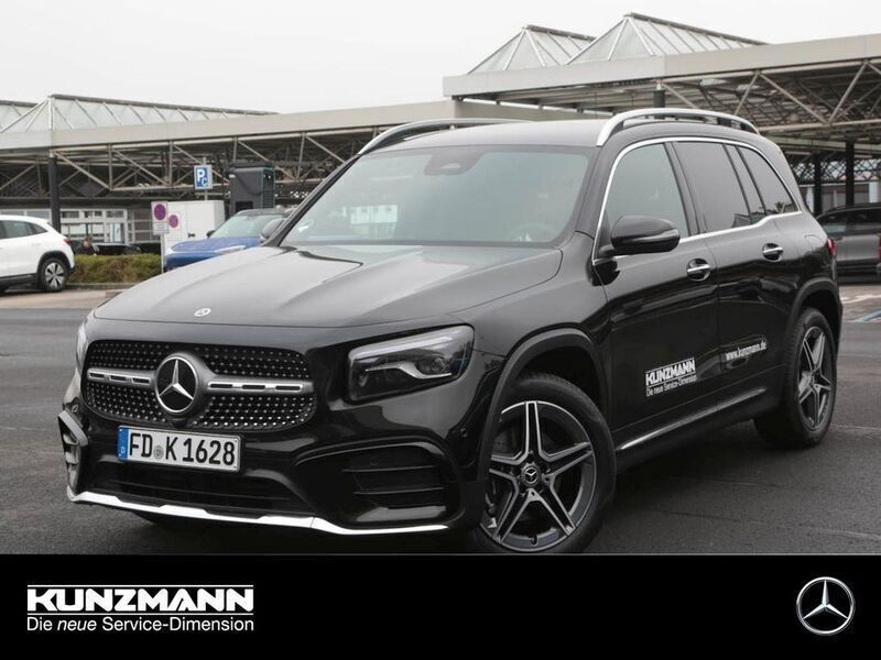Nachtschwarz Gebraucht 2025 Mercedes GLB200 AMG SUV | 43.290 € (Guter Preis) - Bild 1/4