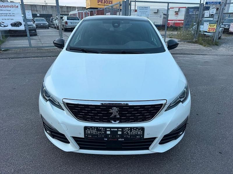 Weiß Gebraucht 2020 Peugeot 308 GT Limousine | 11.500 € (Fairer Preis) - Bild 1/4
