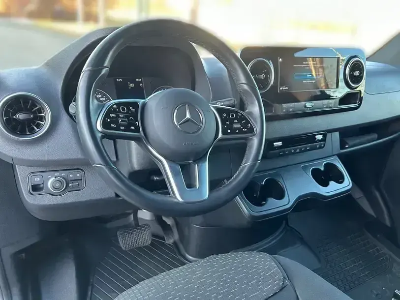 Gebraucht Mercedes Sprinter 190 PS (139 kW) 2024 Weiss Van