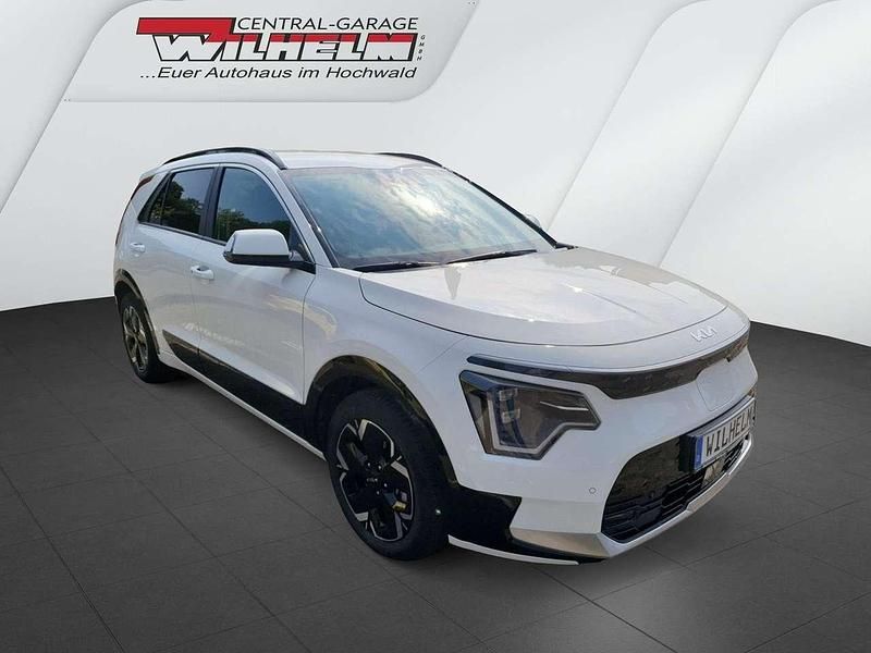 Gebraucht Kia e-Niro Inspiration 150 kW (204 PS) 2023 Schneeweiß (ud) SUV