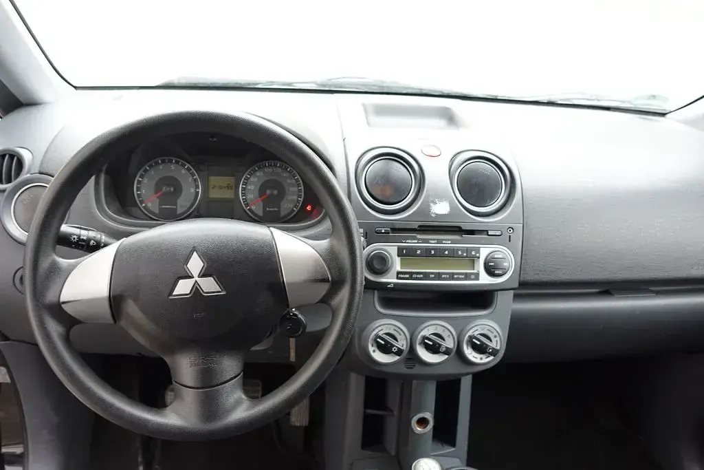Gebraucht Mitsubishi Colt 95 PS (69 kW) 2010 Schwarz Kleinwagen
