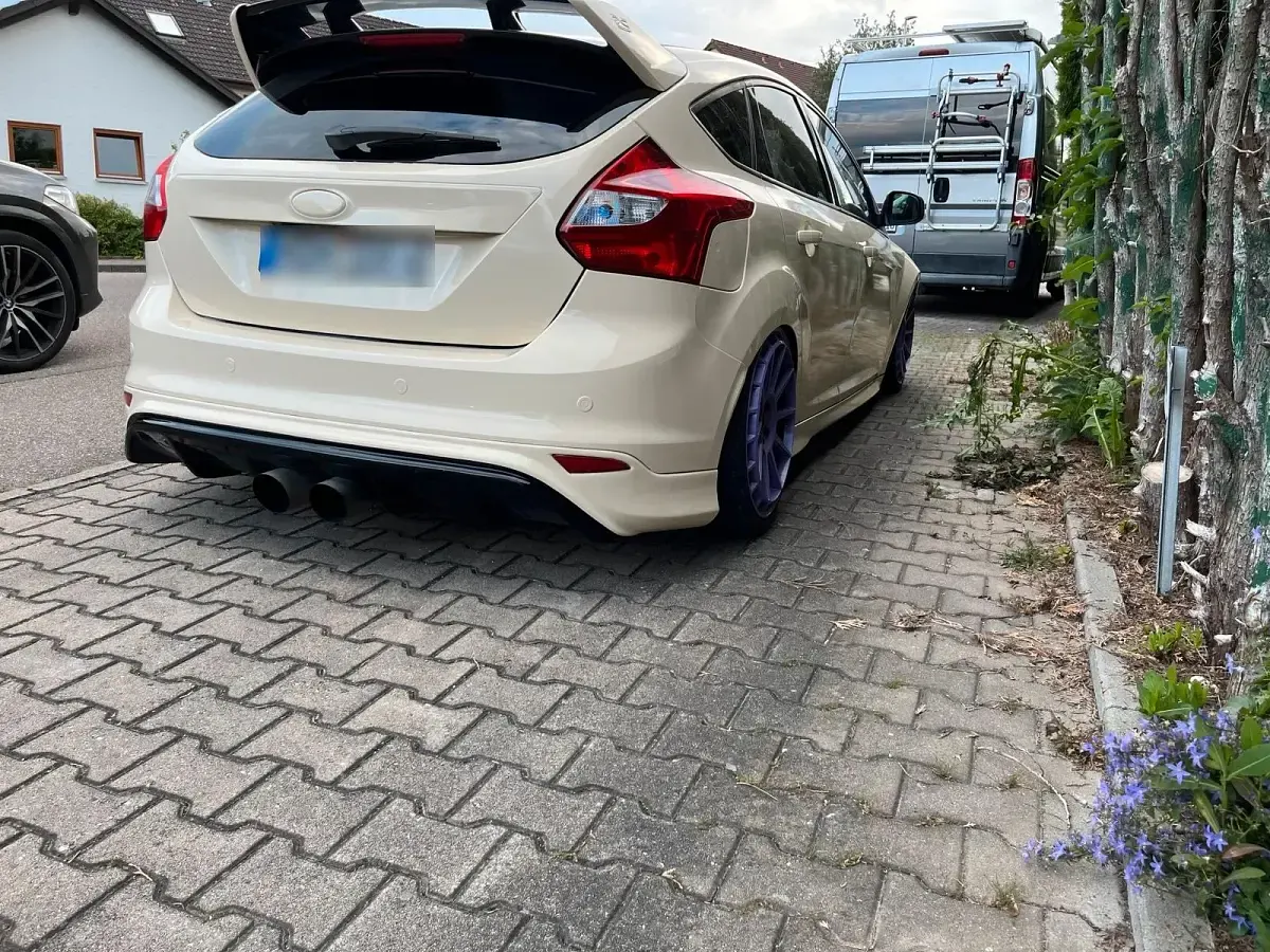 Gebraucht Ford Focus ST 250 PS (183 kW) 2014 Schwarz Limousine