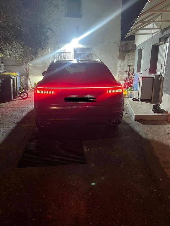 Gebraucht Audi SQ8 Ambiente 507 PS (372 kW) 2022 Schwarz SUV