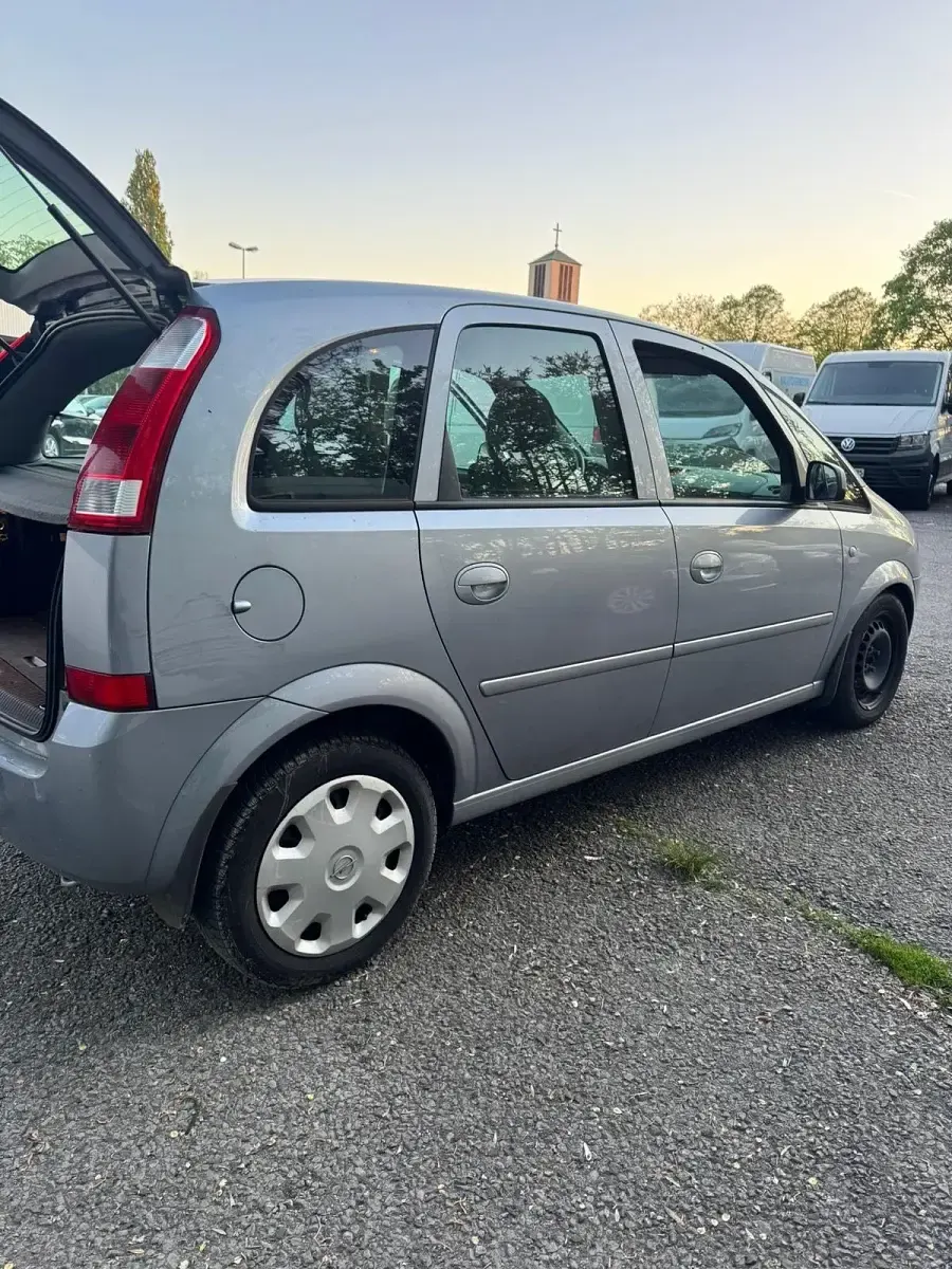 Gebraucht Opel Meriva 90 PS (66 kW) 2005 Silber Van / Kleinbus