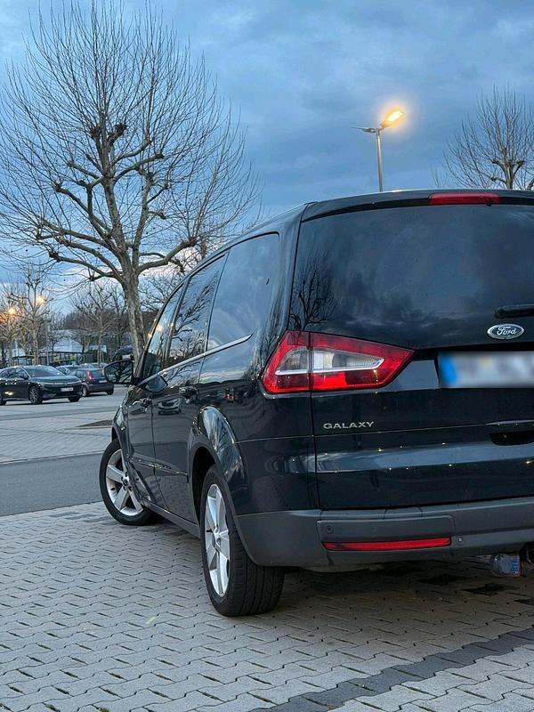 Gebraucht Ford Galaxy 175 PS (128 kW) 2010 Schwarz Van / Kleinbus