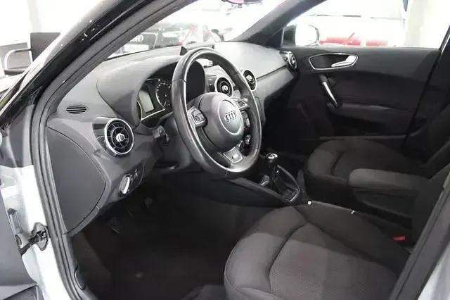 Gebraucht Audi A1 Sportback S-Line 90 PS (66 kW) 2013 Silber Kleinwagen