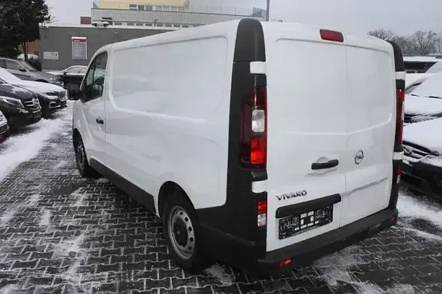 Używany Opel Vivaro 95 KM (69 kW) 2017 Biały Minivan