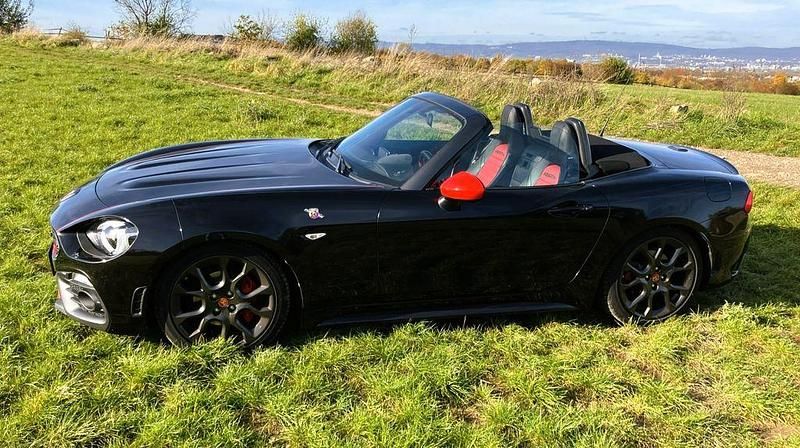 Schwarz Gebraucht 2018 Abarth 124 Spider Turismo Cabrio | 24.500 € (Superpreis) - Bild 1/4