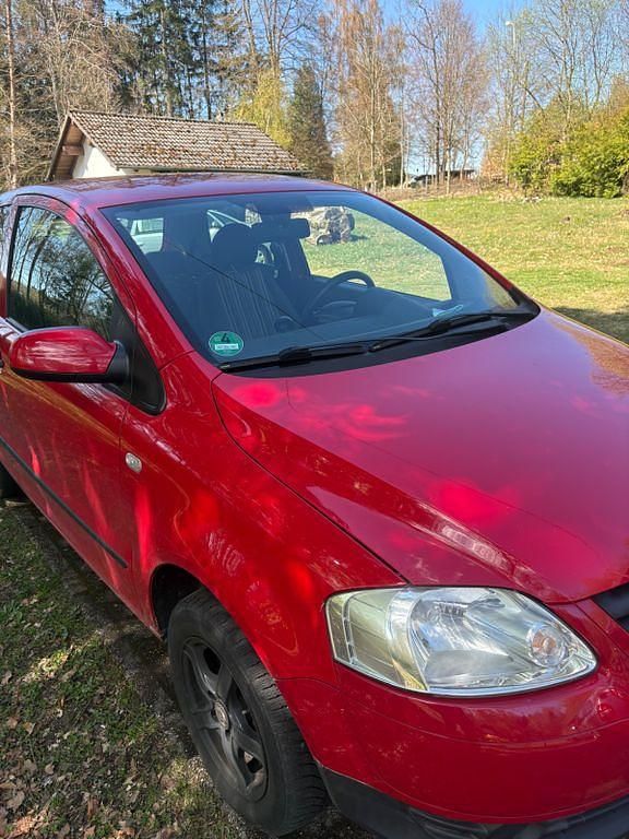 Gebraucht VW Fox 75 PS (55 kW) 2005 Rot Kleinwagen