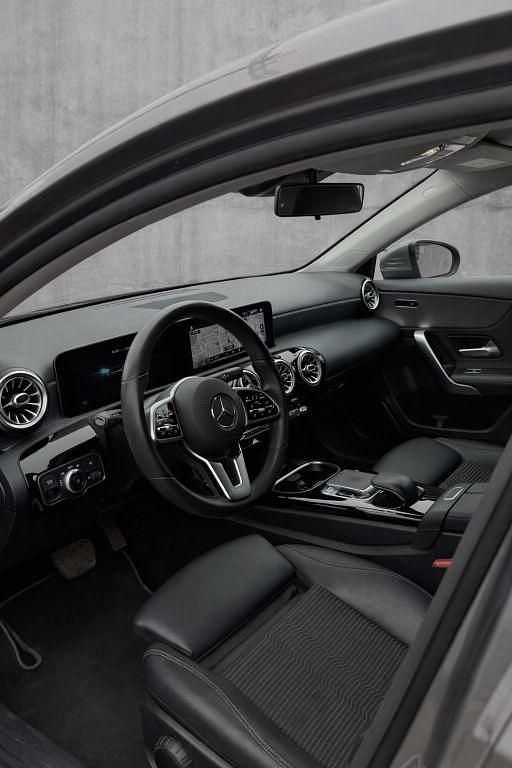 Gebraucht Mercedes A200 Progressive 190 PS (139 kW) 2019 Grau Limousine