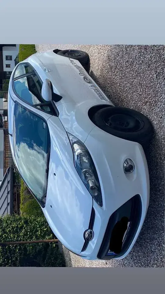 Gebraucht Ford Fiesta Champions Edition 82 PS (60 kW) 2012 Weiß Kleinwagen