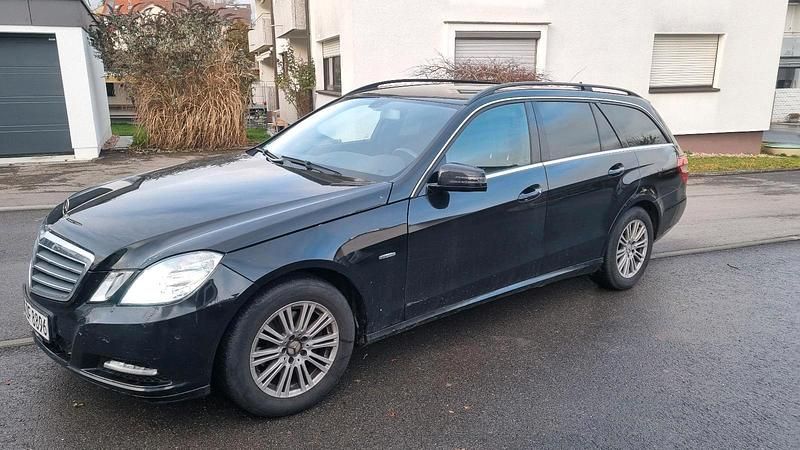 Gebraucht Mercedes E200 136 PS (100 kW) 2012 Schwarz Kombi