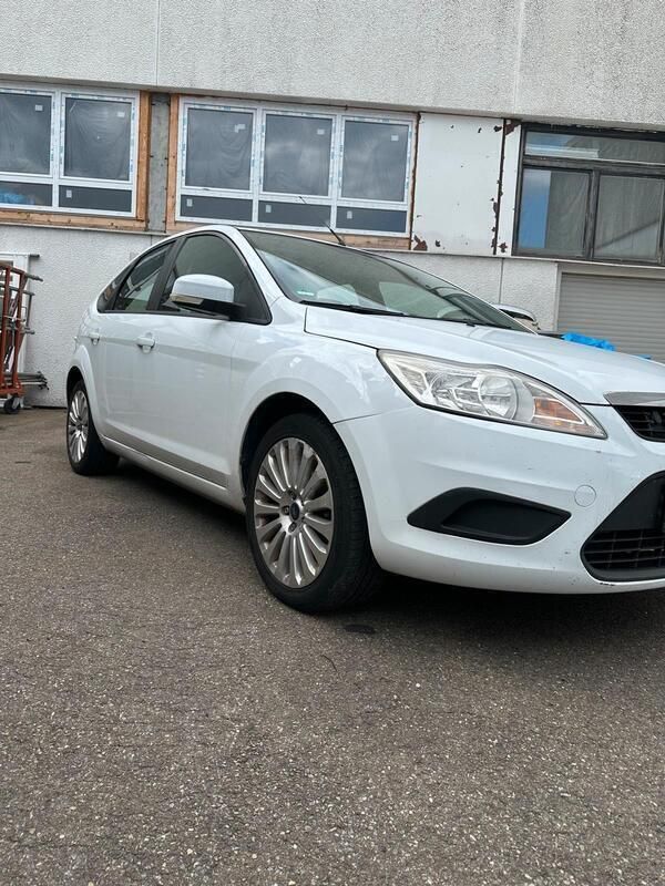 Weiß Gebraucht 2008 Ford Focus Kombi | 1.850 € (Fairer Preis) - Bild 1/4