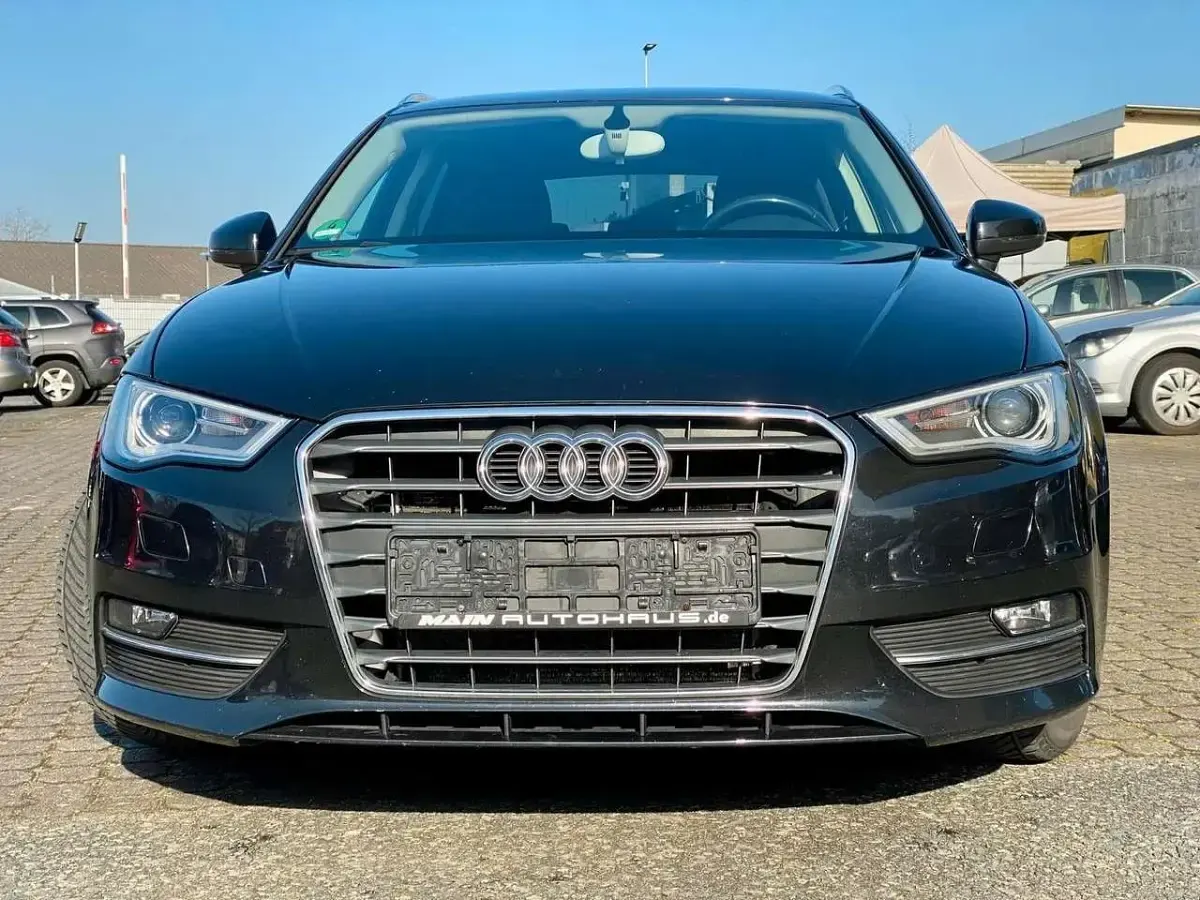 Gebraucht Audi A3 Attraction 105 PS (77 kW) 2013 Schwarz Limousine