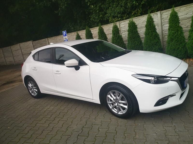 Weiß Gebraucht 2018 Mazda 3 Exclusive-Line Kleinwagen | 9.300 € (Guter Preis) - Bild 1/4