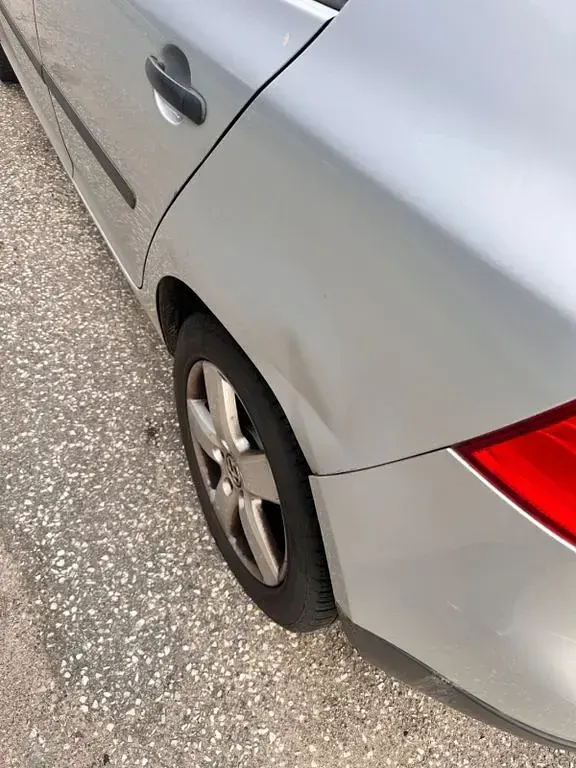 Używany VW Golf IV Trendline 102 KM (75 kW) 2004 Srebrny Sedan/Limuzyna