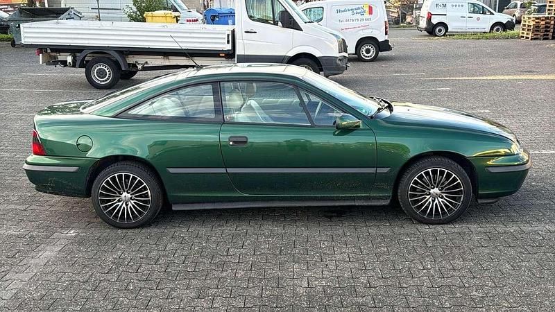 Grau Gebraucht 1996 Opel Calibra Coupé | 12.500 € (Fairer Preis) - Bild 1/4