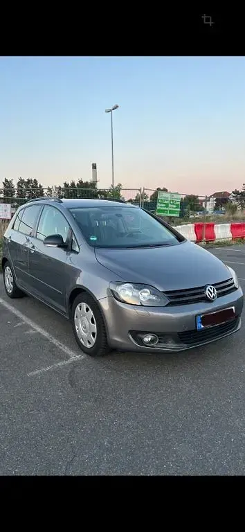 Używany VW Golf Plus Cross 105 KM (77 kW) 2012 Szary Minivan