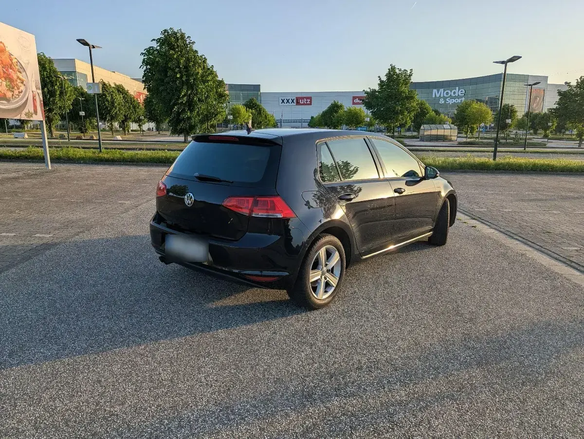 Gebraucht VW Golf VII Comfortline 140 PS (102 kW) 2014 Schwarz Limousine