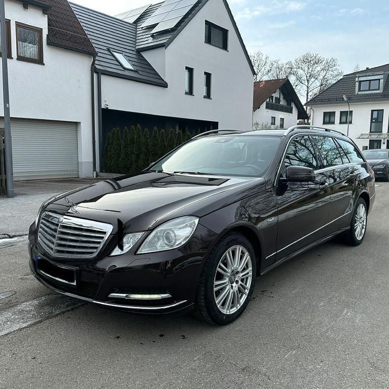 Gebraucht Mercedes E350 265 PS (194 kW) 2011 Braun Kombi