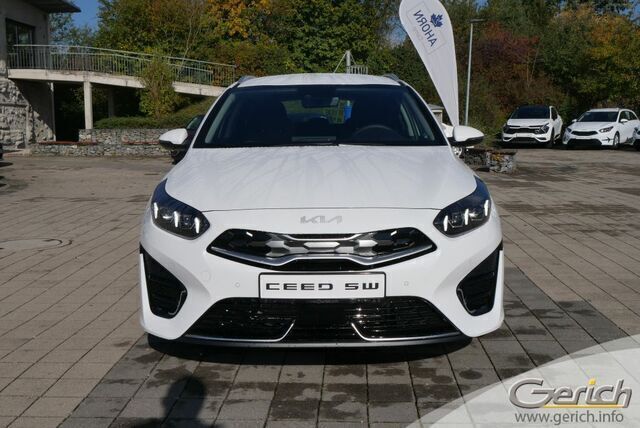 Gebraucht Kia Ceed 141 PS (103 kW) 2024 Weiß Kleinwagen