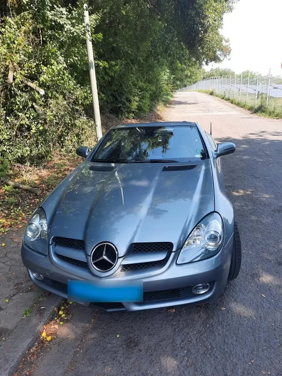 Gebraucht Mercedes SLK200 185 PS (136 kW) 2010 Silber Cabrio
