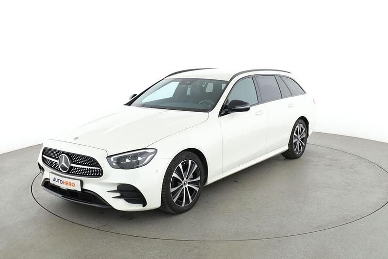 Weiß Gebraucht 2020 Mercedes E200 AMG line Kombi | 32.770 € (Fairer Preis) - Bild 1/3