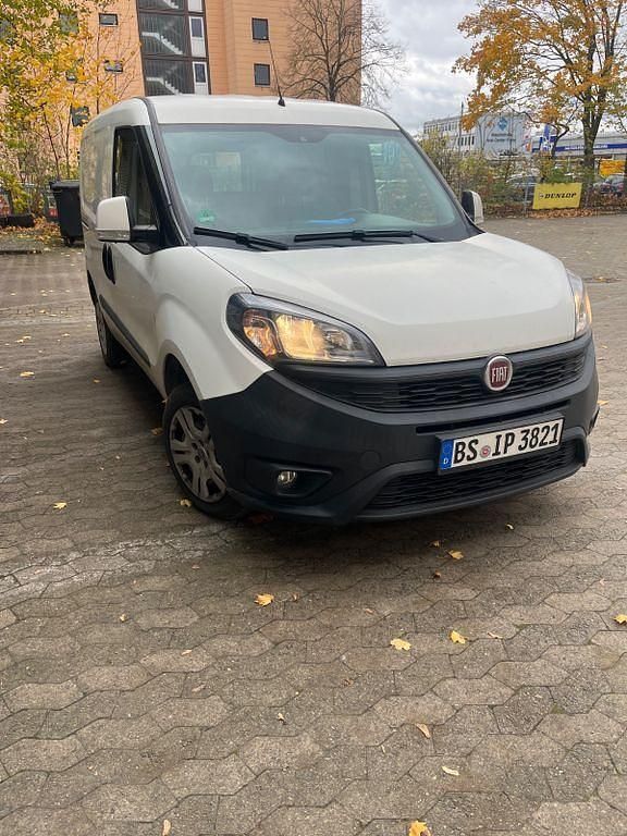 Weiß Gebraucht 2019 Fiat Doblò Van / Kleinbus | 7.350 € (Superpreis) - Bild 1/4