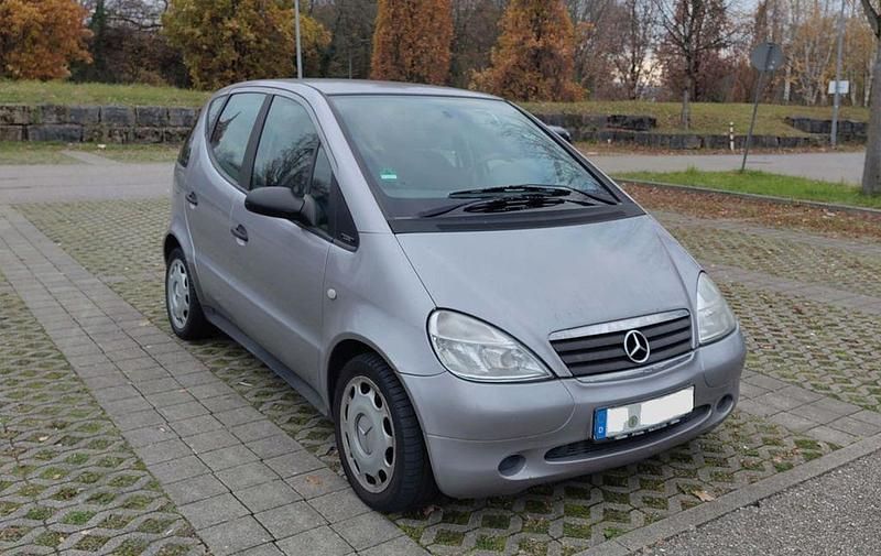 Silber Gebraucht 2001 Mercedes A140 Classic Van / Kleinbus | 900 € (Guter Preis) - Bild 1/4