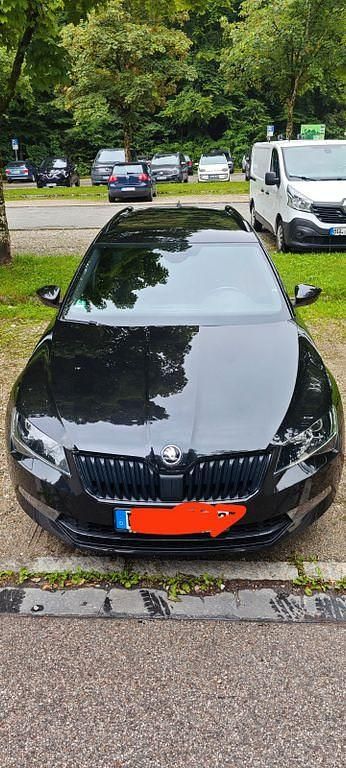 Schwarz Gebraucht 2017 Skoda Superb SportLine Kombi | 17.999 € (Superpreis) - Bild 1/4