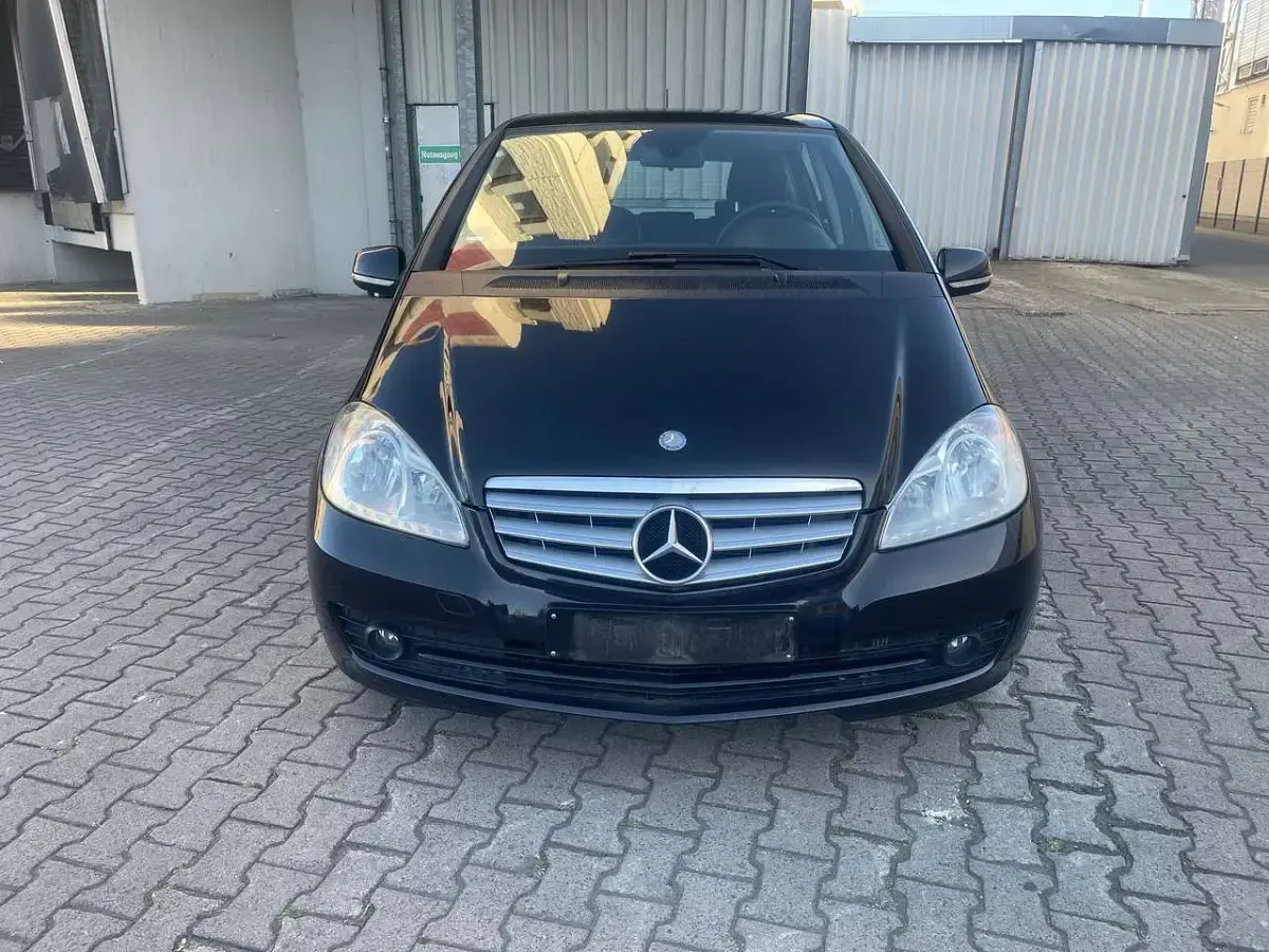 Gebraucht Mercedes A170 116 PS (85 kW) 2009 Kosmosschwarz  metalliclack Limousine
