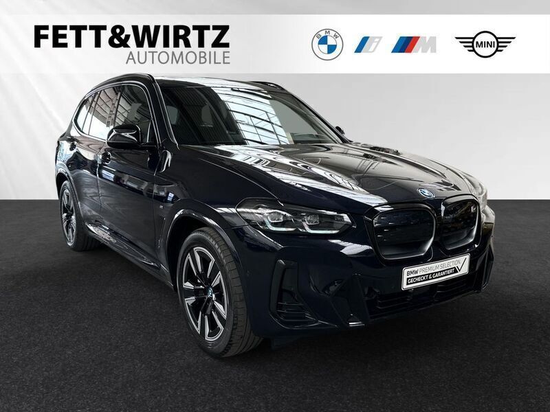 Schwarz Gebraucht 2022 BMW iX3 Shadowline SUV | 39.490 € (Fairer Preis) - Bild 1/4