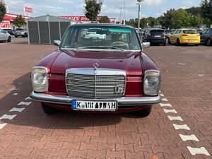 Gebraucht Mercedes 220 60 PS (44 kW) 1974 Rot Limousine