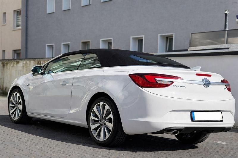 Gebraucht Opel Cascada Active 170 PS (125 kW) 2017 Weiß Cabrio