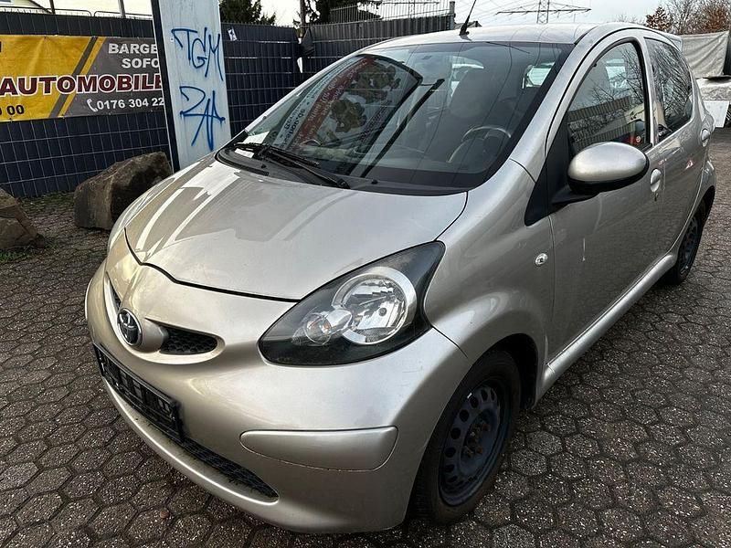 Beige Gebraucht 2007 Toyota Aygo Kleinwagen | 2.499 € (Fairer Preis) - Bild 1/4