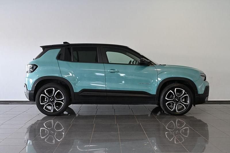 Second-hand Jeep Avenger EV Summit 114 kW (156 CP) 2024 Albastru SUV