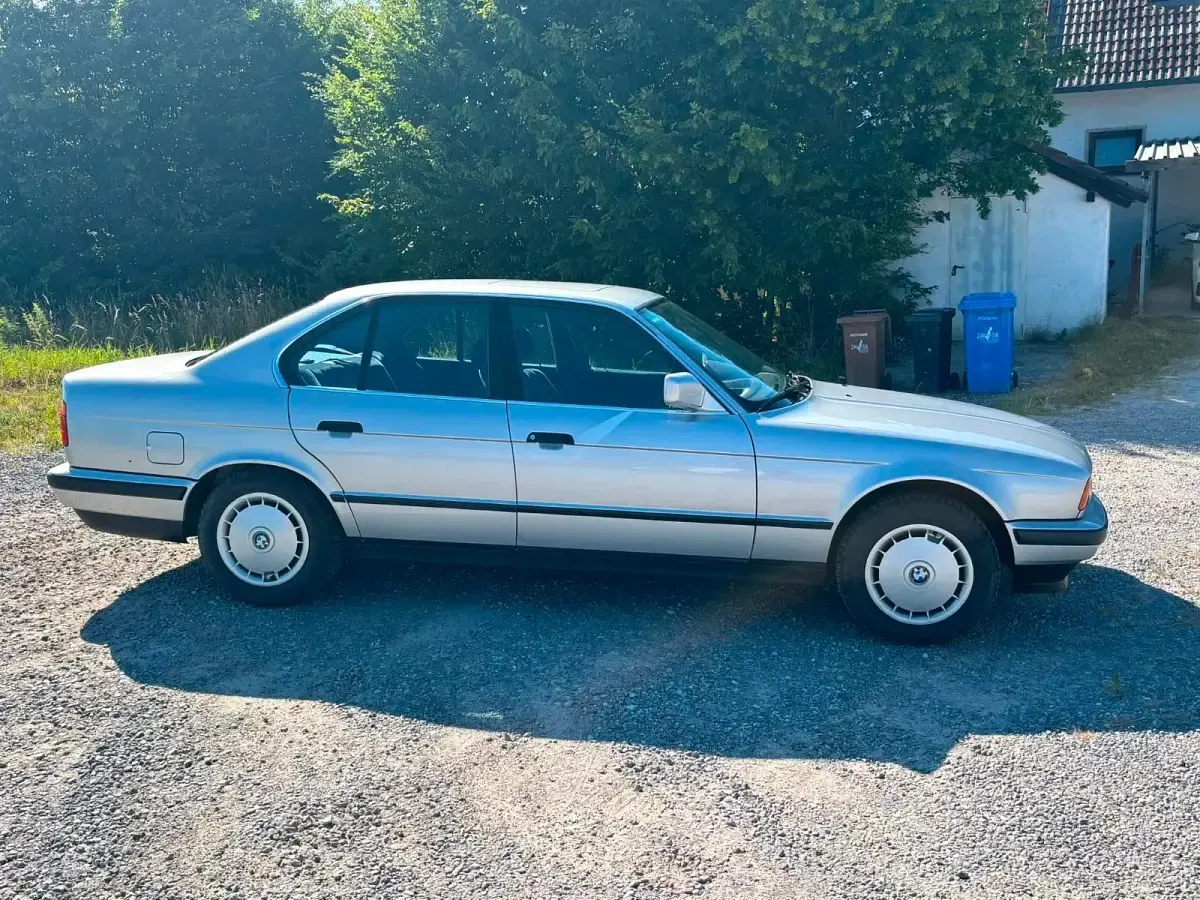 Gebraucht BMW 520 150 PS (110 kW) 1992 Silber Limousine
