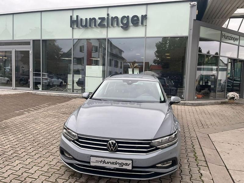 Grau Gebraucht 2022 VW Passat Business Kombi | 21.980 € (Guter Preis) - Bild 1/4