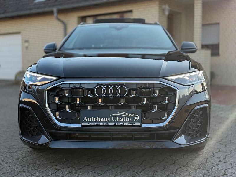 Gebraucht Audi Q8 S-Line 320 PS (235 kW) 2025 Schwarz SUV